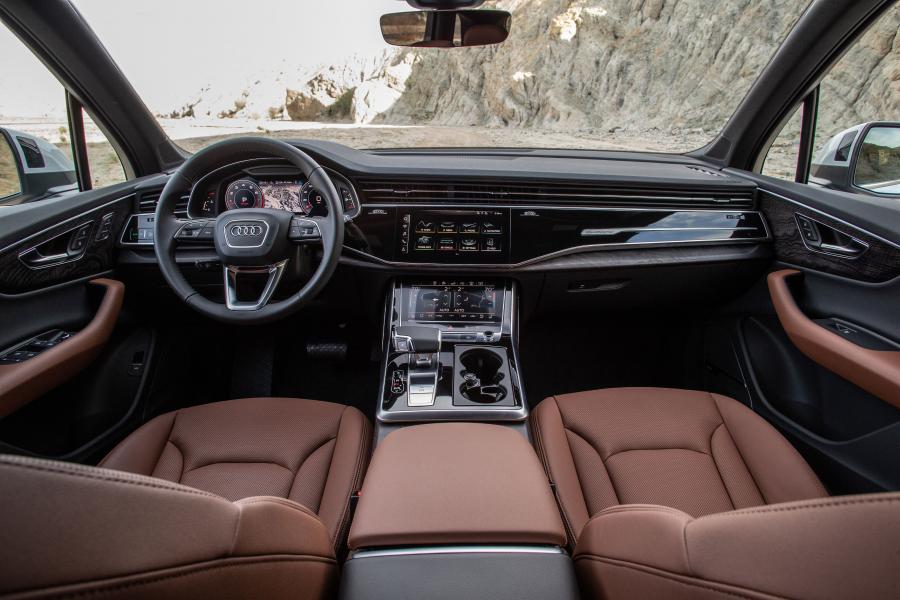 Торпедо Audi Q7 55 TFSI Quattro (4M) 2019 года  (NA) (фото 12 из 37)